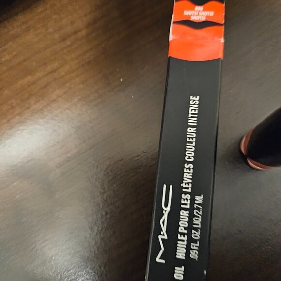 M.a.c. Shot of Colour Lip Oil / Gloss (896) in  Shots! Shots! Shots!  (NIB) - Picture 6 of 7